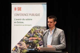 Photo des intervenants de la conférence publique des SIE « L'avenir du solaire en Suisse »