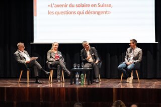 Photo des intervenants de la conférence publique des SIE « L'avenir du solaire en Suisse »