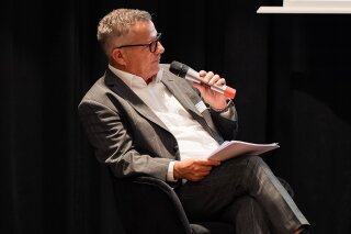 Photo des intervenants de la conférence publique des SIE « L'avenir du solaire en Suisse »